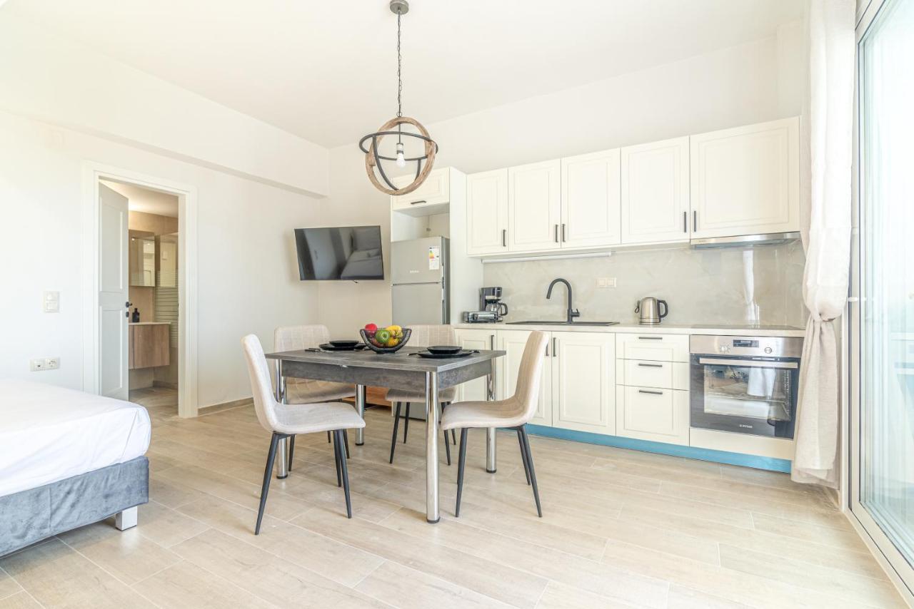 Elegant Suite 1 Near The Beach Gazi Exterior foto
