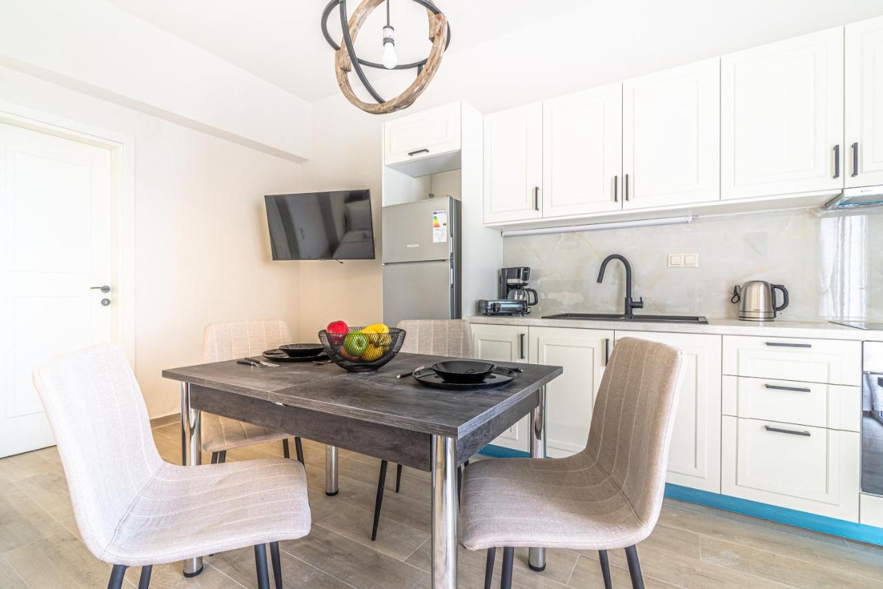 Elegant Suite 1 Near The Beach Gazi Exterior foto